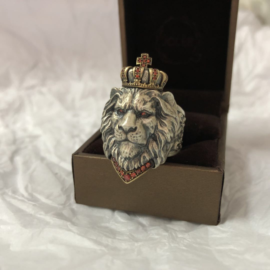 Vintage lion ring