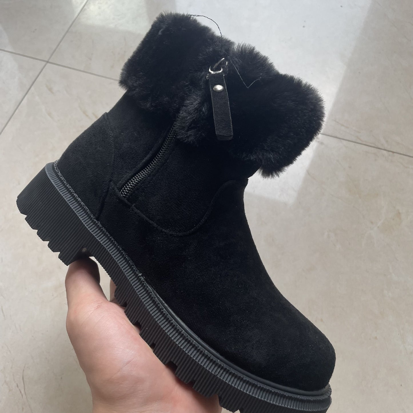 Warme Plüsch stiefel Winter mode Seite Reiß verschluss Schnees tiefel für Frauen im Freien verdickte Schuhe mit niedrigen Absätzen