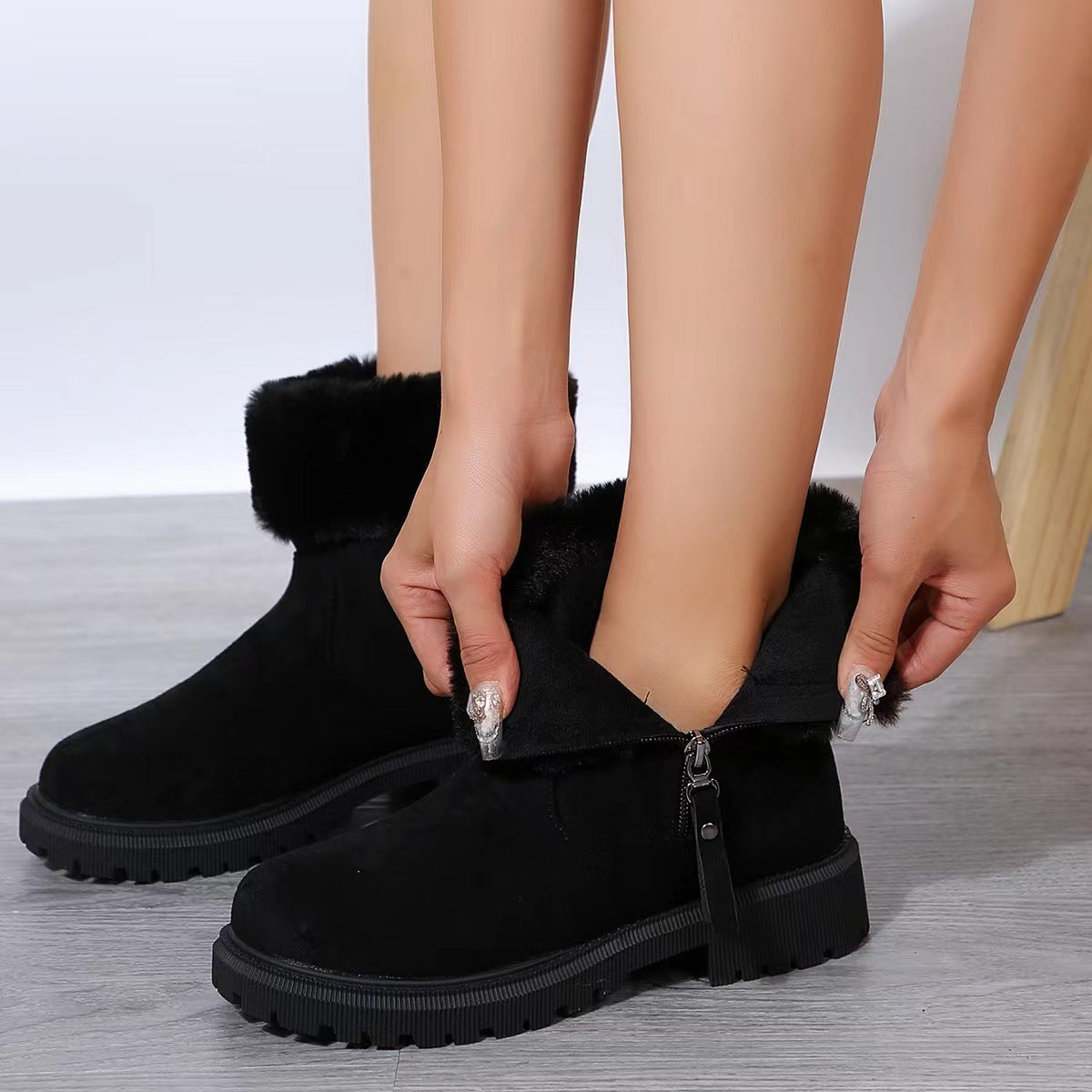 Warme Plüsch stiefel Winter mode Seite Reiß verschluss Schnees tiefel für Frauen im Freien verdickte Schuhe mit niedrigen Absätzen